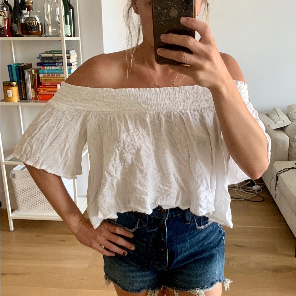 Off the shoulder crop blouse